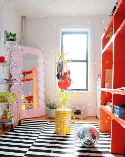 Dancing Shelf
